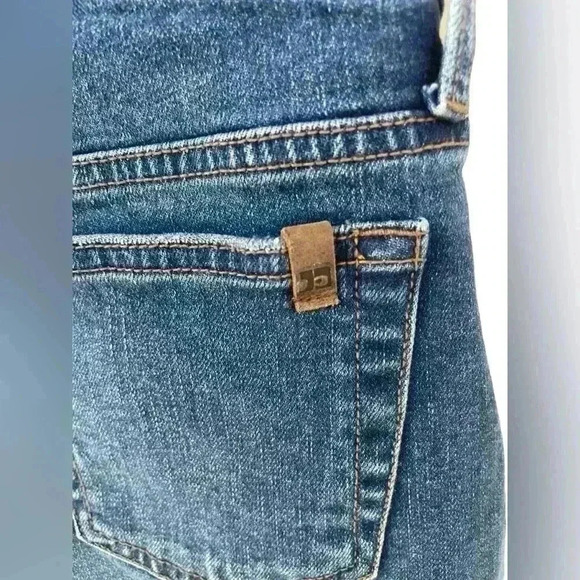 Joe’s women’s denim Jean shorts side slit high low sz 26 in used condition - Picture 6 of 9